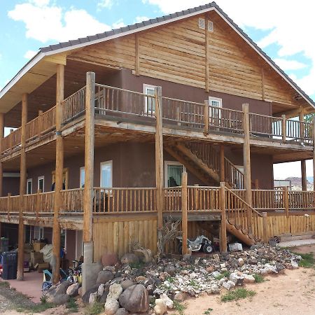 Sunlit Oasis Bed & Breakfast Notom Exterior photo